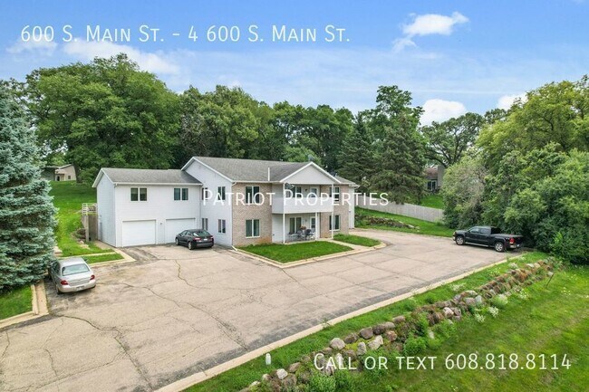 Building Photo - 2 bedroom/ 1 bath apartment in Deerfield, WI