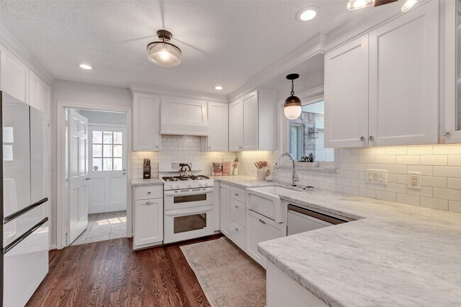 Building Photo - 9527 Enstone Cir