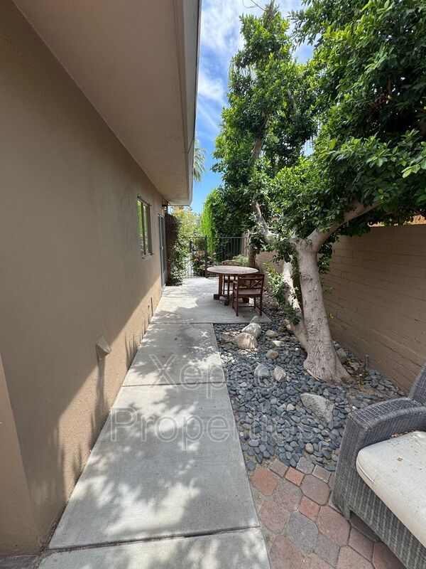 Building Photo - 430 Avenida Ortega