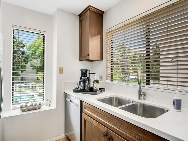 Building Photo - 10845 Camino Ruiz