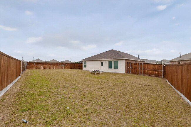 Building Photo - Modern 3-Bedroom Corner Lot Home with Fenced Yard in Forney – Built in 2023