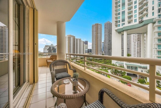 Building Photo - 888 Brickell Key Dr