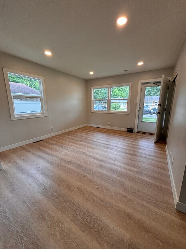 Building Photo - 1101 Salem St