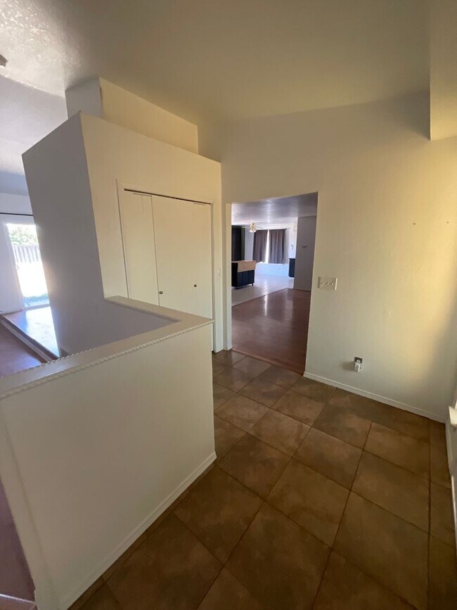Building Photo - 9018 Andes Ct