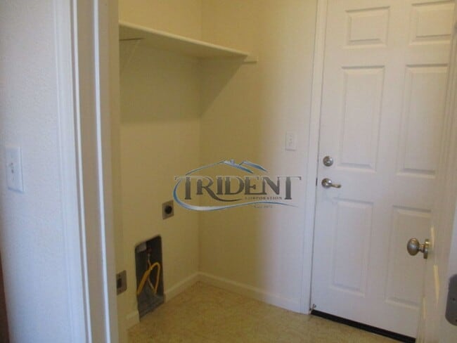 Building Photo - Beautiful 2 story Yuba City home