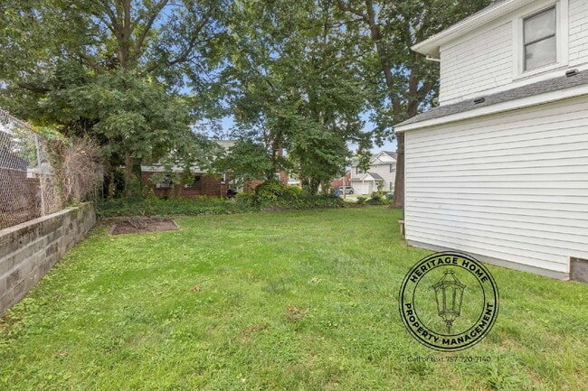 Building Photo - 1058 Mapole Ave