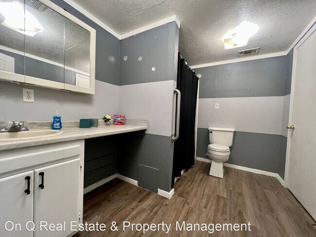 Building Photo - 4 br, 2 bath House - 1306 Barton Lane