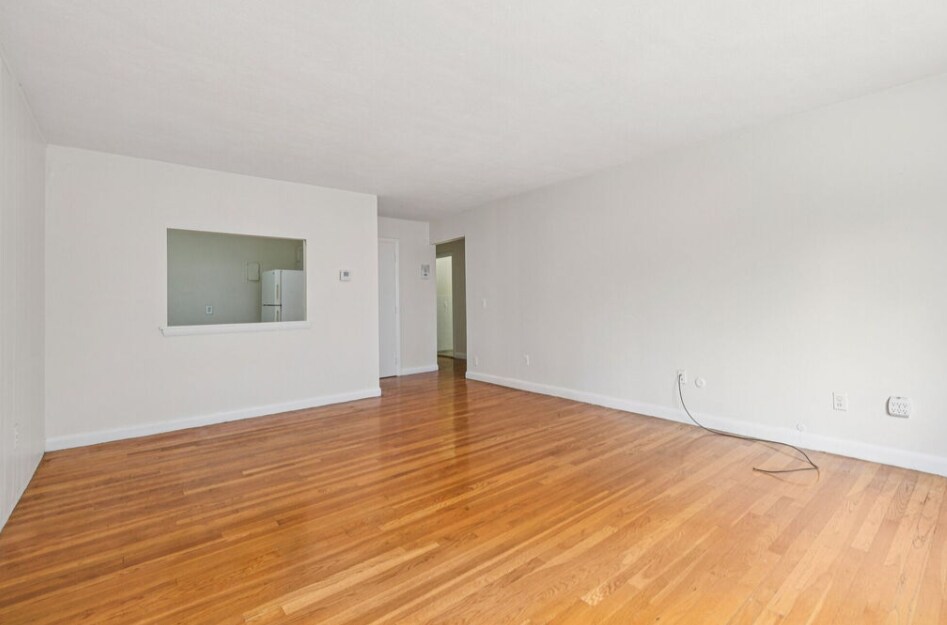 Building Photo - 55 Brighton Ave