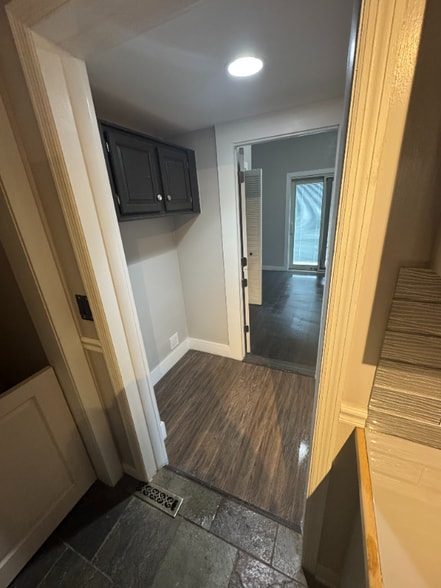 Building Photo - 830 25th St