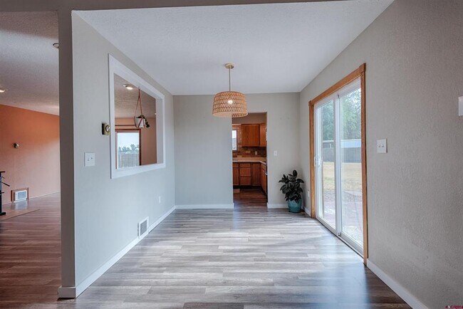 Dining Room - 64251 N Ramona Rd