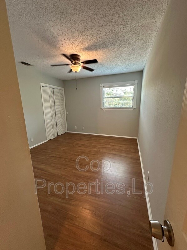 Building Photo - 8573 Echo Creek Ln