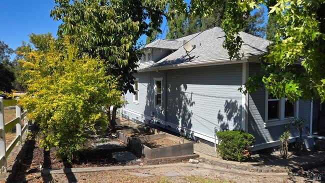 Building Photo - 125 Adobe Rd