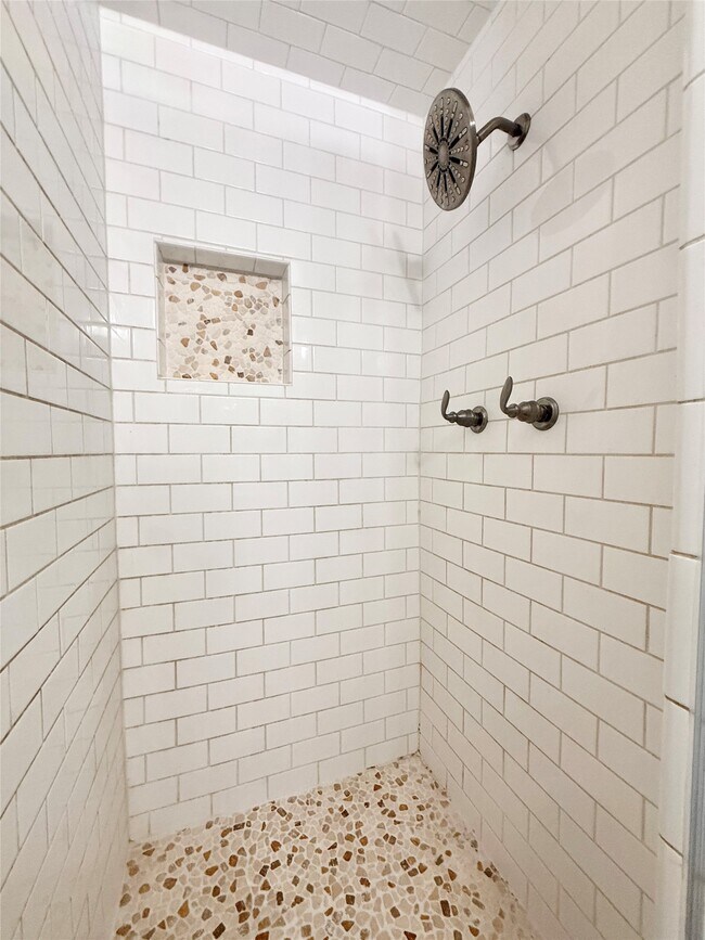 Building Photo - 109 Houston St