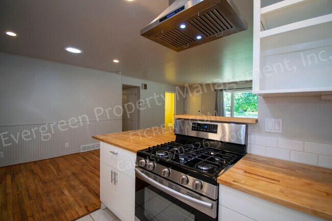Building Photo - 3 Bed House in Northwest Fort Collins!