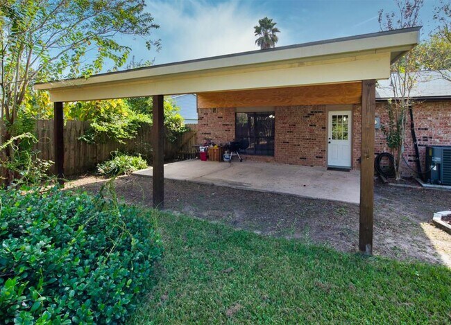 Building Photo - 17618 Autumn Trails Ln