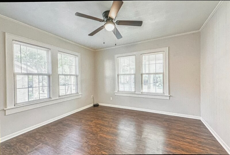 Building Photo - 208 W Lobit Ave