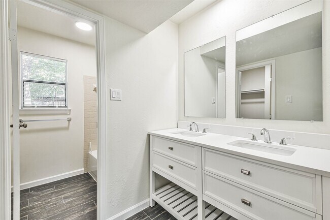 Building Photo - 5222 Creek Shadows Dr