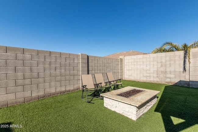 Building Photo - 8414 W Northview Ave