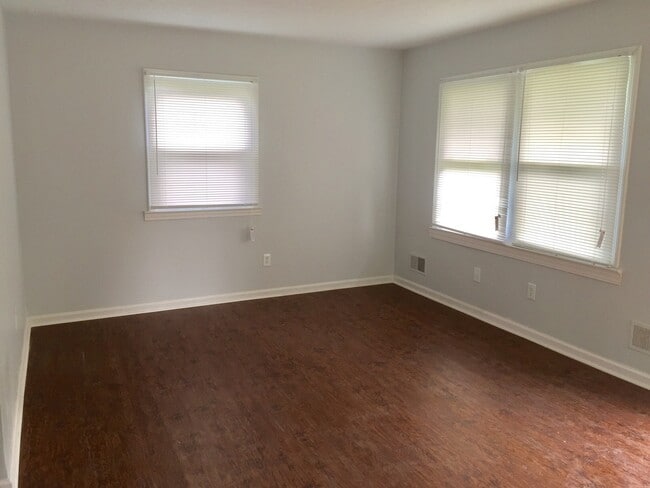 Building Photo - Charming 3 bed, 1 Bath in Shelbyville!