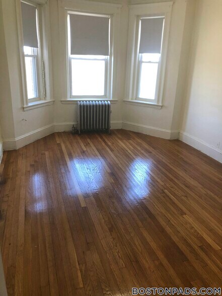 Building Photo - 1185 Boylston St