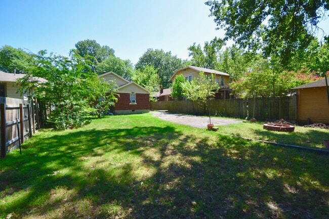 Building Photo - 1 bed, 1 bath unit in Vollintine Evergreen...