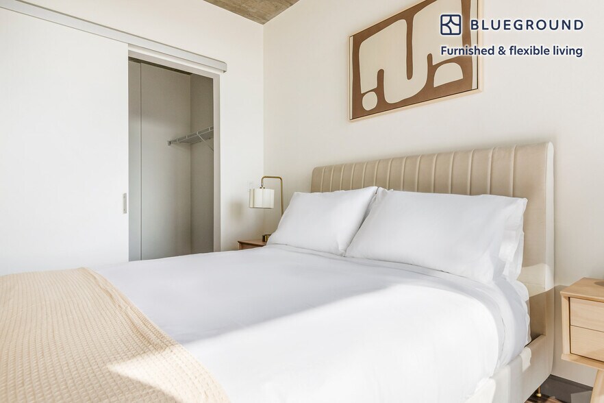 Building Photo - 601 W Jackson Blvd