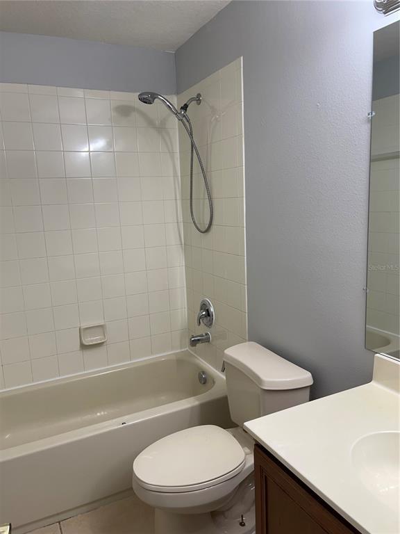 Building Photo - 2061 Retreat View Cir