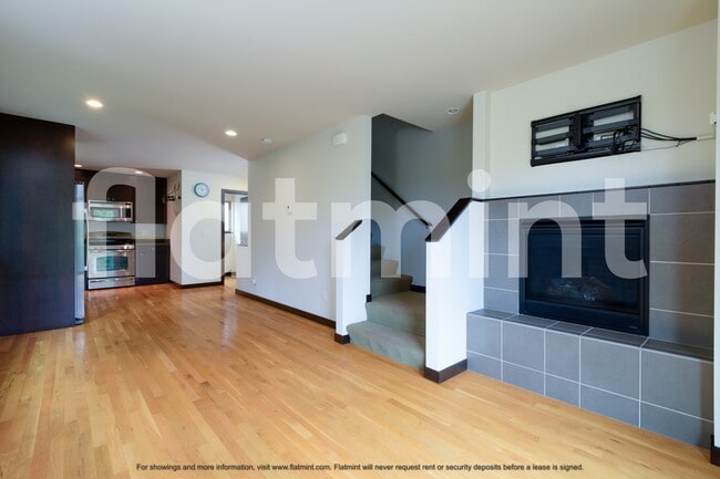 Building Photo - 1512 44th Ave SW