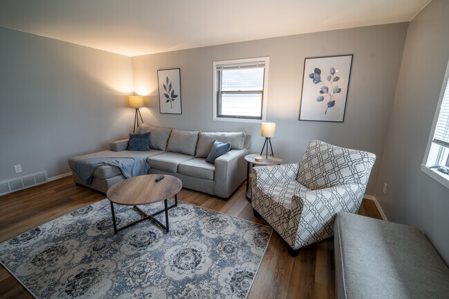 Building Photo - 1726 E Audrey Ln