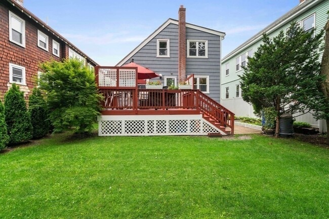 Building Photo - 45 Magoun St