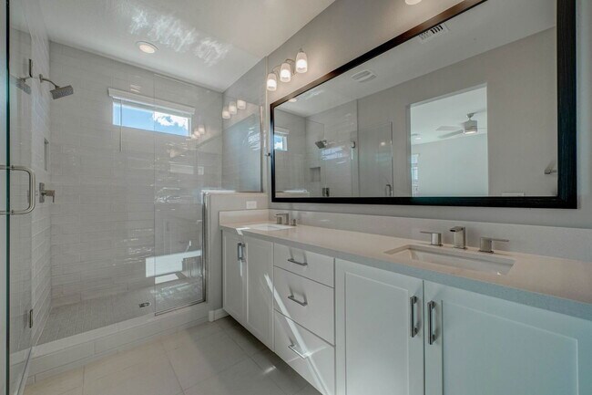 Building Photo - 7439 E Conquistadores Dr