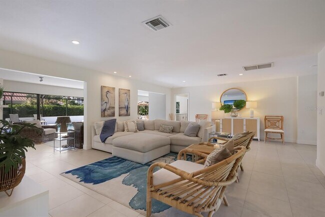Building Photo - 567 Bird Key Dr