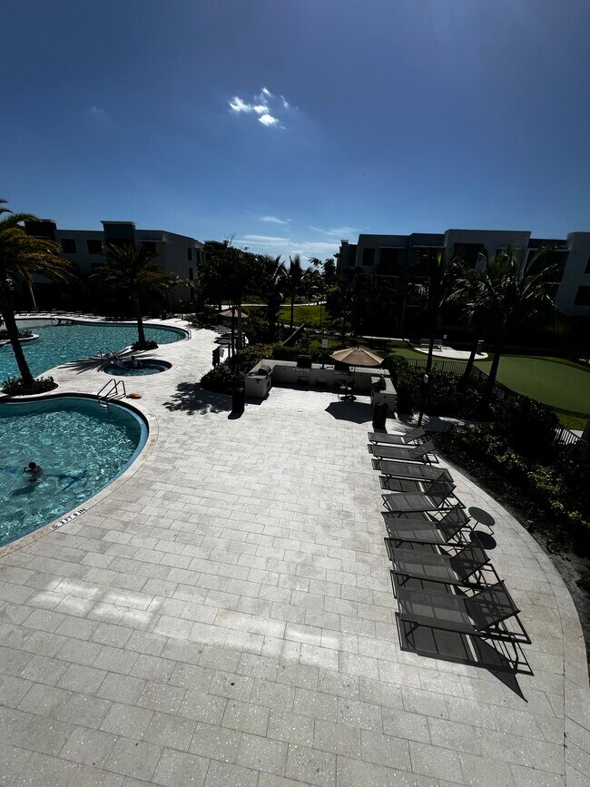 Building Photo - 670 W 74th Pl