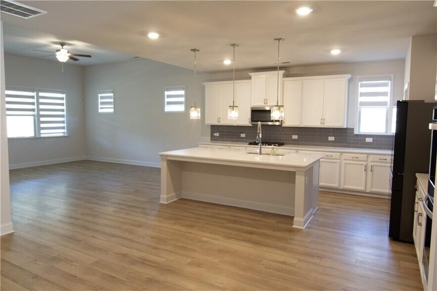 Building Photo - 2472 Knob Crk Rd