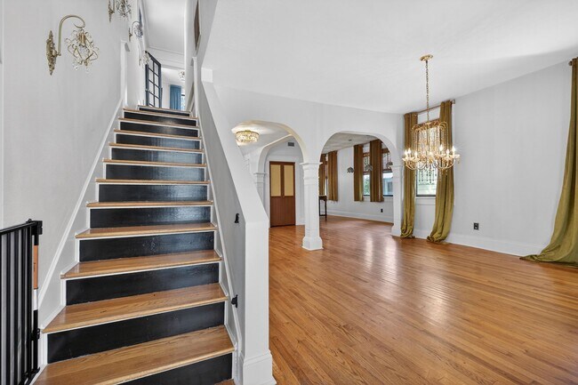 Building Photo - Stunning 4-bedroom home in Tampa! (Bonus room)