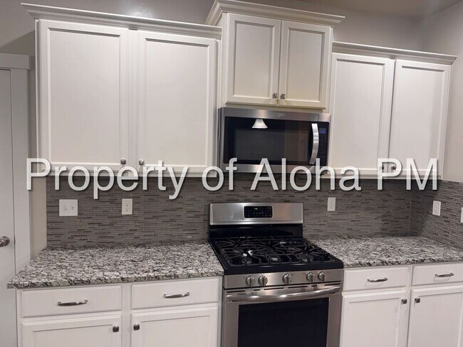 Building Photo - 817 E Ionia Dr