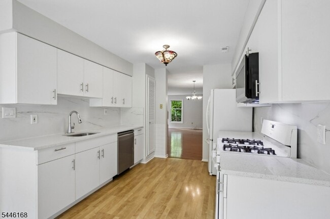 Building Photo - 85 Laurelwood Ct