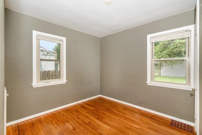 Building Photo - Northeast Benjamin Street