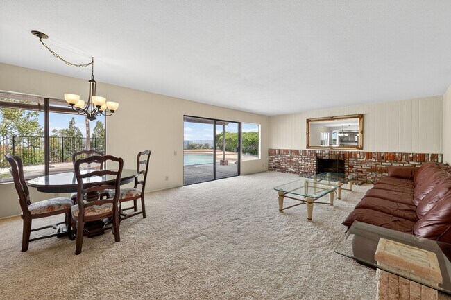 Building Photo - 5BR; 3BA Pool Home with Stunning Views in ...