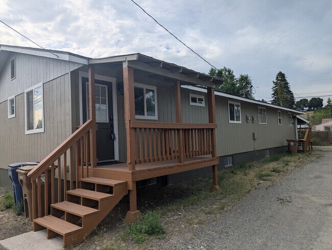 Building Photo - 1218 W Euclid Ave