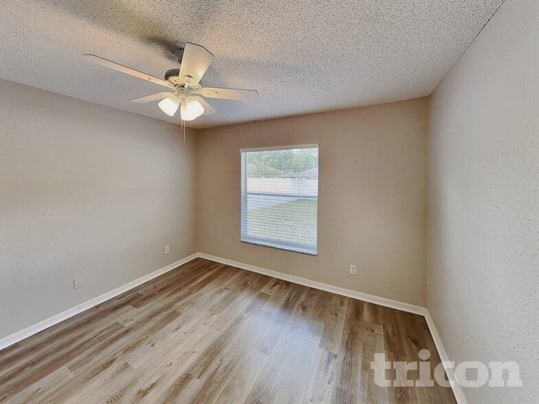 Building Photo - 2425 Bishop Rd