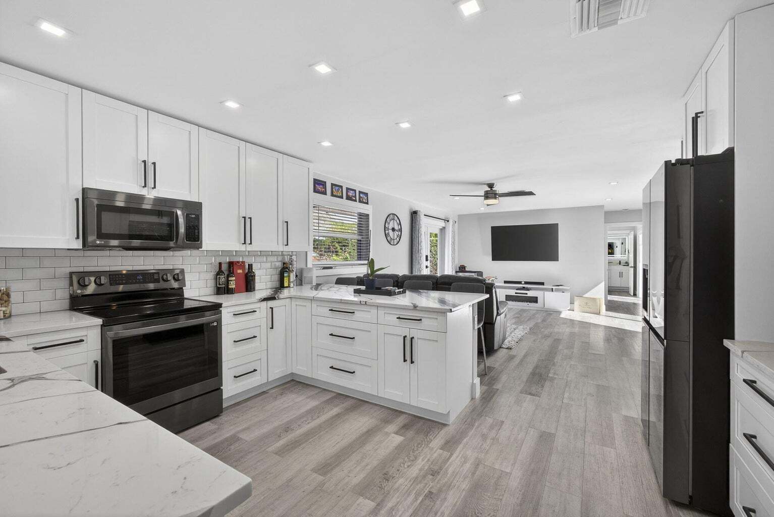 Building Photo - 2388 S Wallen Dr