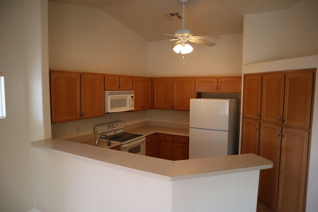 Building Photo - 2630 Lemoor Ct