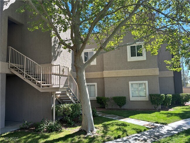 Primary Photo - 5250 S Rainbow Blvd