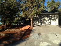 Building Photo - Single level home close to Mt View High School