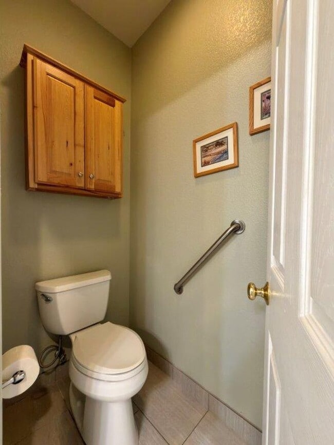 Building Photo - Coveted Napa Yacht Club 3 Bedrooms, 2 1/2 Bathrooms, w/ 1st Level Primary Bedroom/Bath