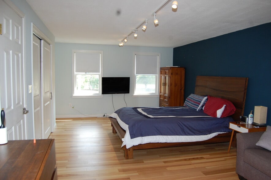 Building Photo - 12 Partridge Cir