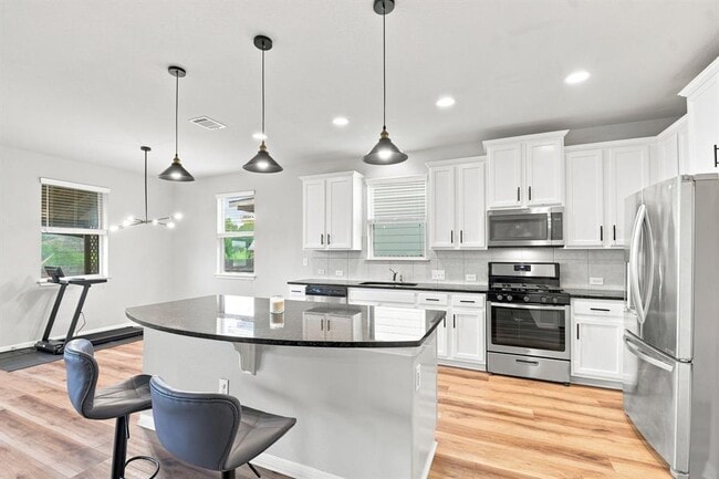 Building Photo - 241 Eagle Brook Ln