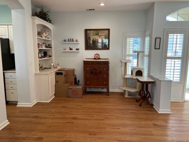 Building Photo - Sun City Two-Bedroom, Two-Bath Unfurnished Home