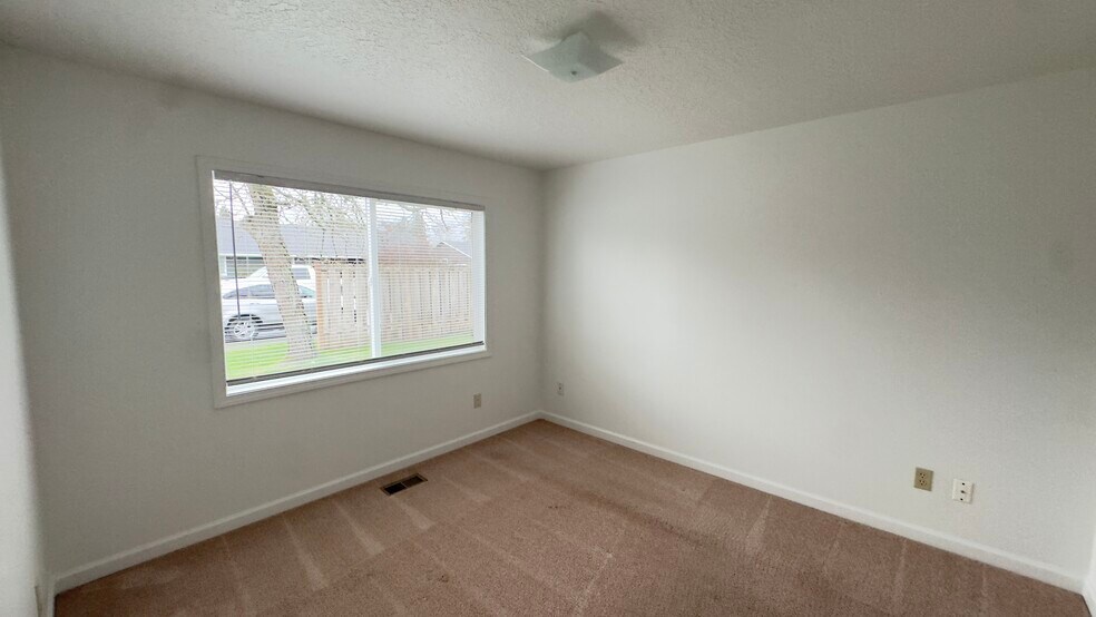 Second Bedroom - 5334 SE Pueblo St